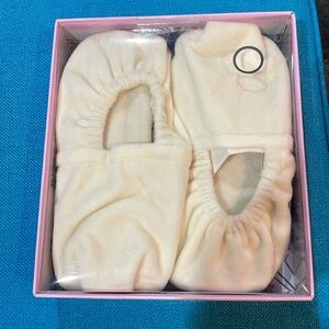 Brookstone hot and cold therapy slippers